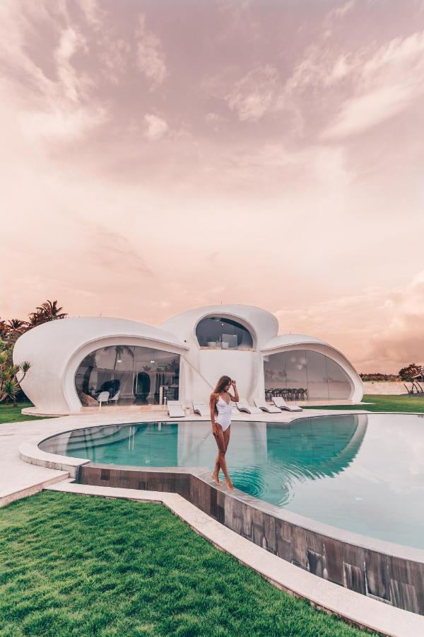 The Cloud Beachfront Villa Tabanan Esterno foto