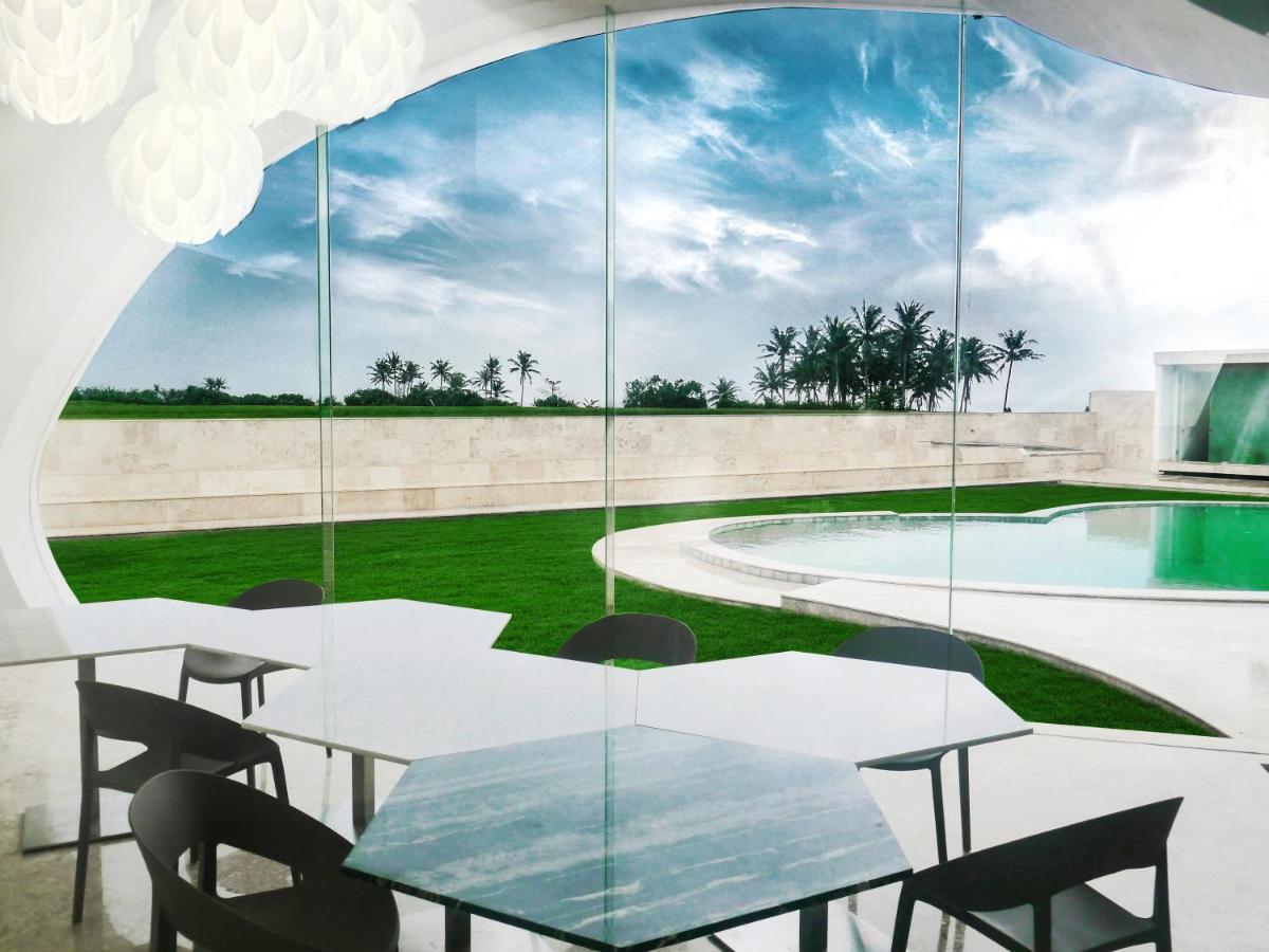 The Cloud Beachfront Villa Tabanan Esterno foto